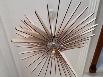 Dans le Projet St Pierre ✨ j’ai placé des luminaires qui ont une particularité:

- Ce sont des éditeurs & fabricants français 

Autant que possible je place...